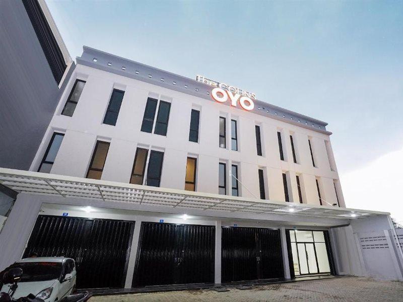 Hotel Super Oyo Capital O 449 The Colins Keputih Exterior foto