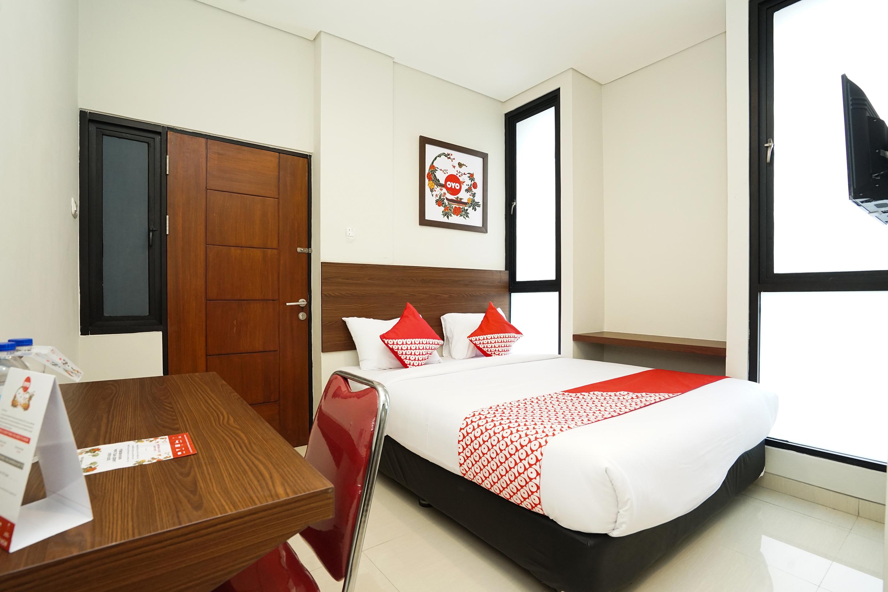 Hotel Super Oyo Capital O 449 The Colins Keputih Exterior foto