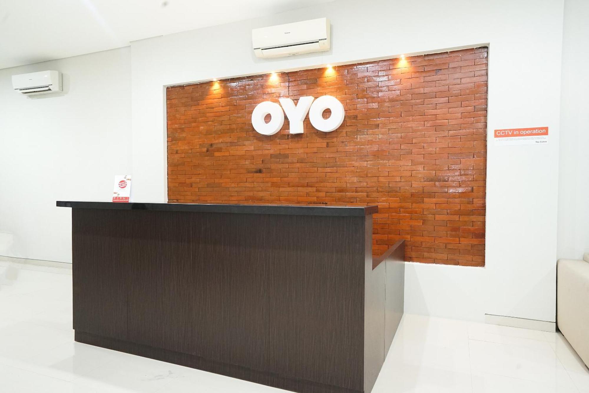 Hotel Super Oyo Capital O 449 The Colins Keputih Exterior foto